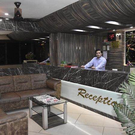 Midtown Hotel Ahmedabad Exterior photo